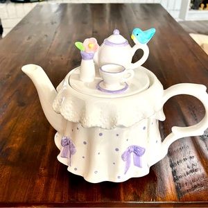 Vintage 1980’s Teleflora teapot with purple bows